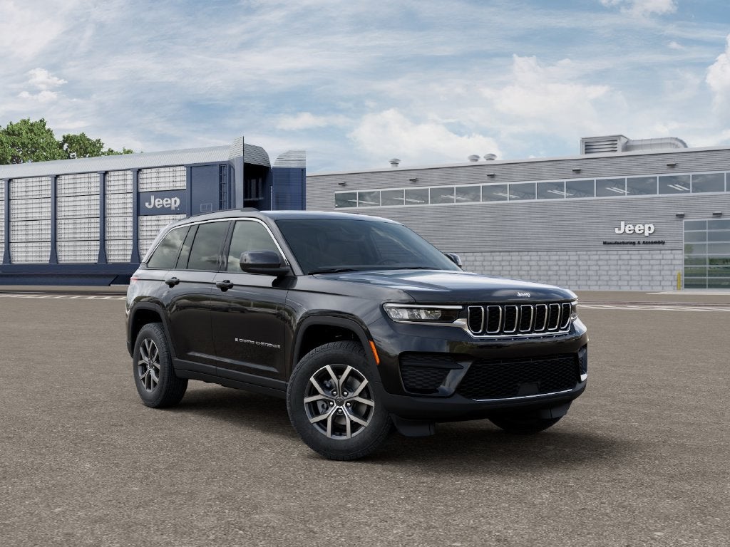2027 Jeep Grand Cherokee GRAND CHEROKEE LAREDO X 4X4