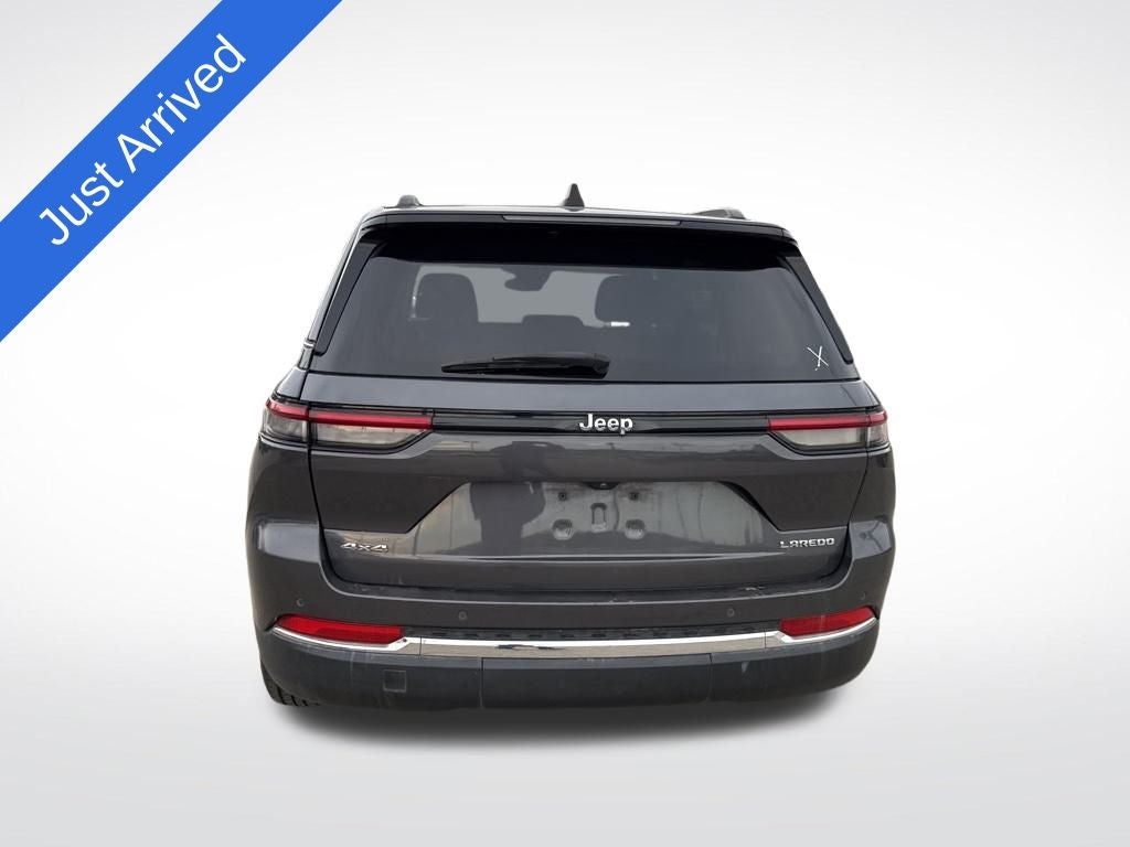 2023 Jeep Grand Cherokee Laredo 4x4