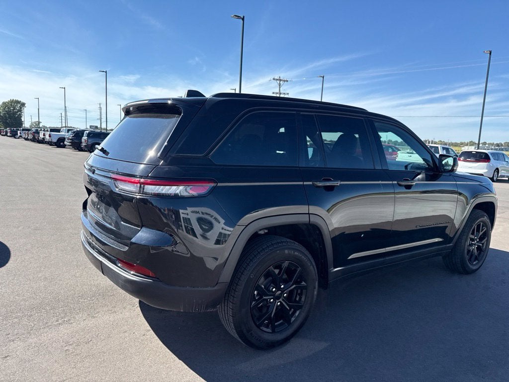 2025 Jeep Grand Cherokee Altitude 4x4