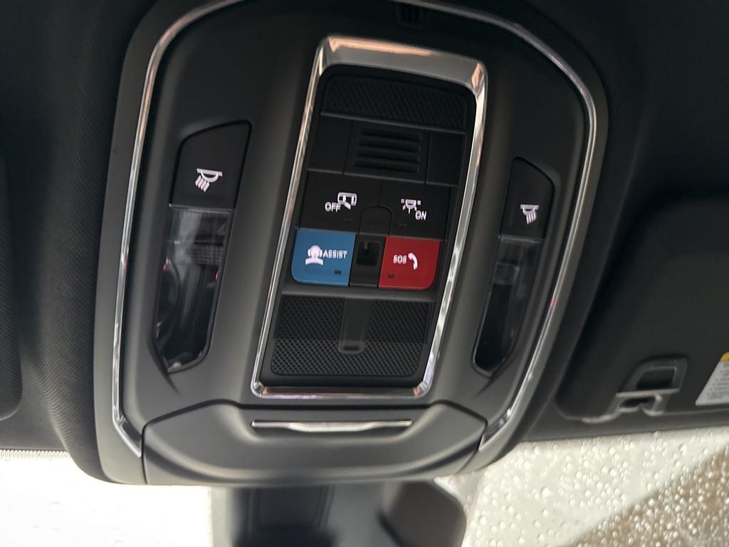 2025 Jeep Grand Cherokee Laredo 4x4