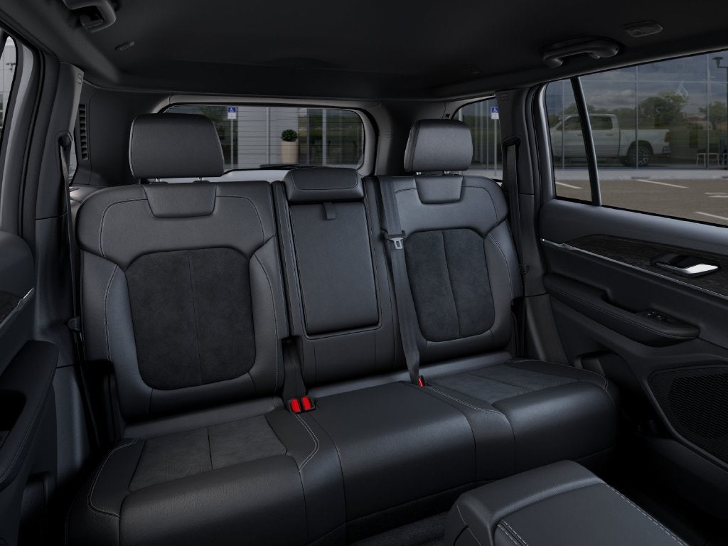 2027 Jeep Grand Cherokee GRAND CHEROKEE LAREDO ALTITUDE 4X4