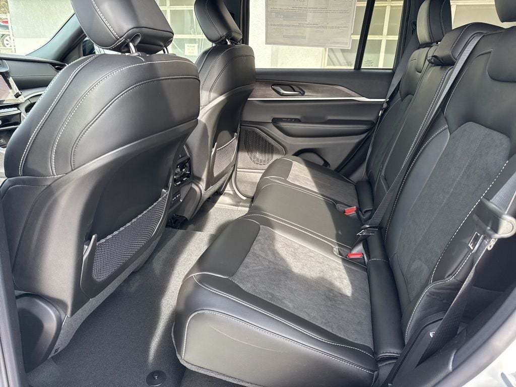 2026 Jeep Grand Cherokee GRAND CHEROKEE ALTITUDE 4X4