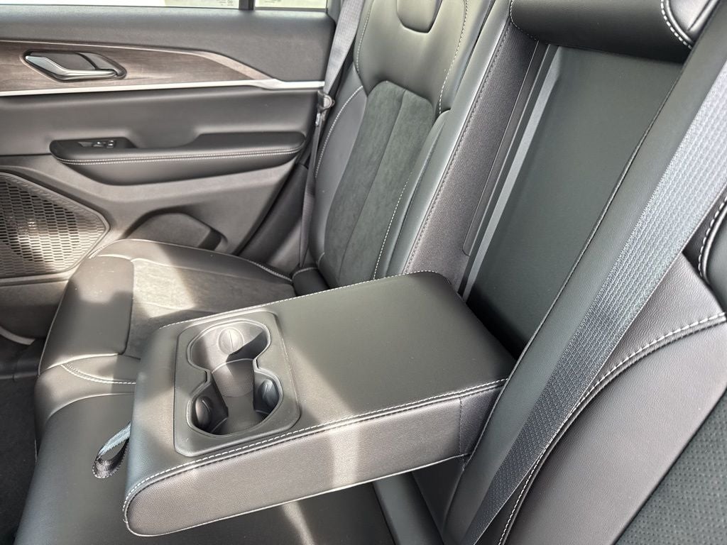 2026 Jeep Grand Cherokee GRAND CHEROKEE ALTITUDE 4X4