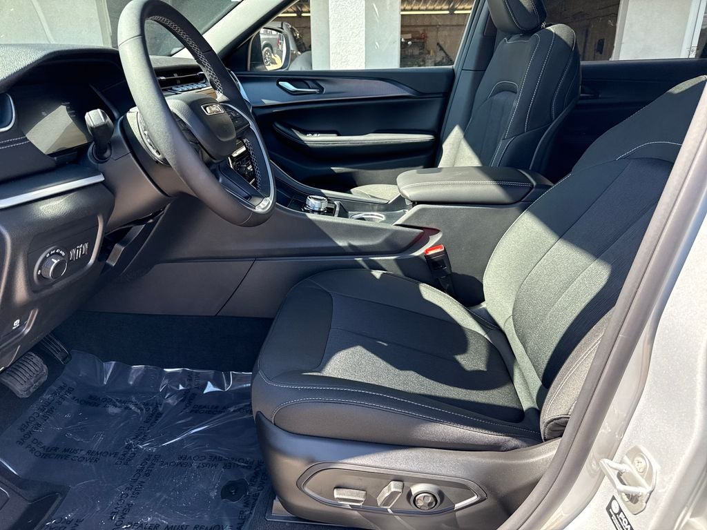 2026 Jeep Grand Cherokee GRAND CHEROKEE L LAREDO X 4X4