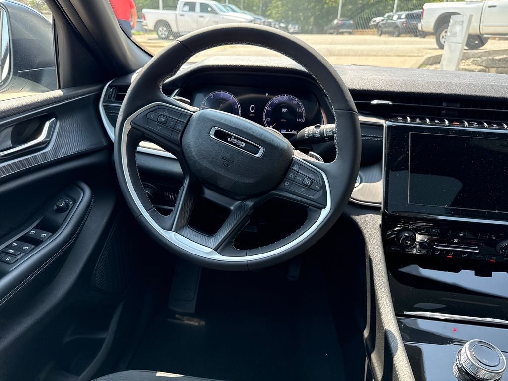 2026 Jeep Grand Cherokee GRAND CHEROKEE L LAREDO X 4X4