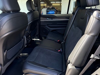 2026 Jeep Grand Cherokee GRAND CHEROKEE L LAREDO ALTITUDE 4X4