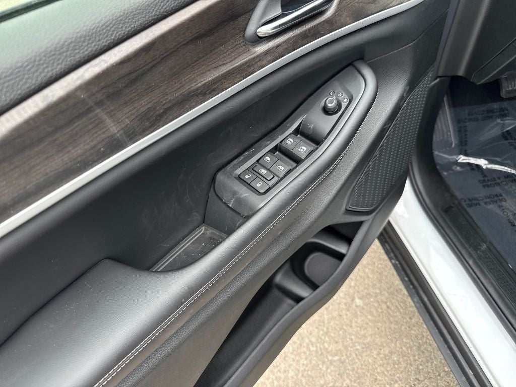 2026 Jeep Grand Cherokee GRAND CHEROKEE L LAREDO ALTITUDE 4X4