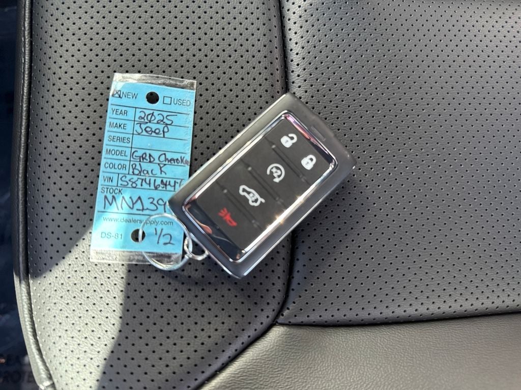 2025 Jeep Grand Cherokee GRAND CHEROKEE L LIMITED 4X4