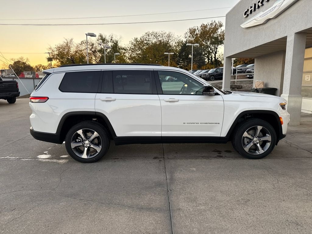 2025 Jeep Grand Cherokee GRAND CHEROKEE L LIMITED 4X4