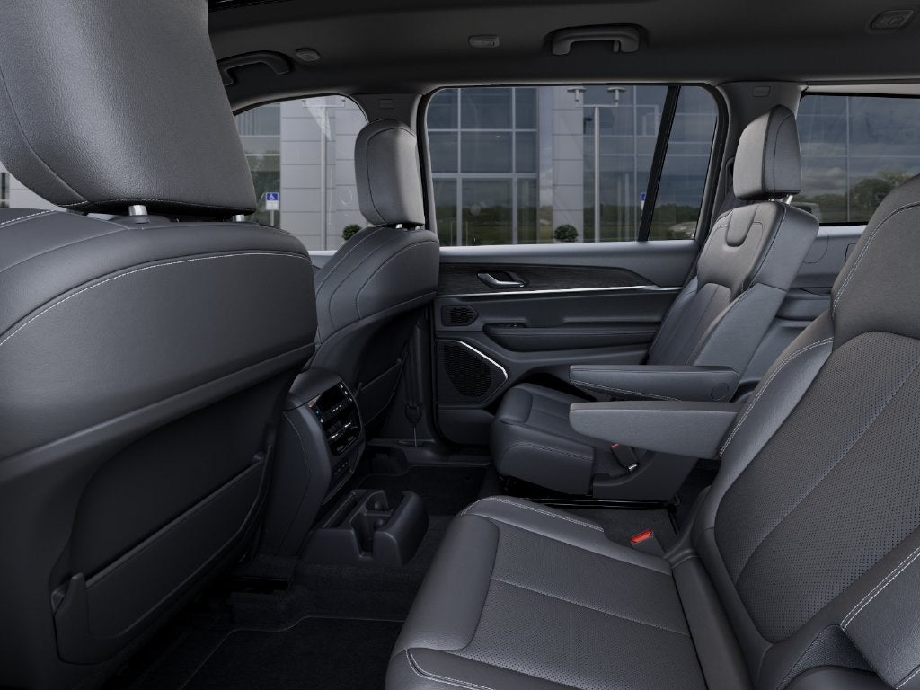 2027 Jeep Grand Cherokee GRAND CHEROKEE L LIMITED RESERVE 4X4