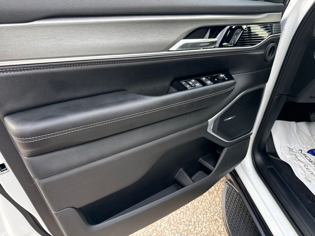 2026 Jeep Grand Wagoneer Upland