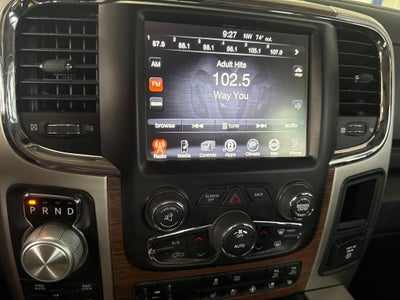 2017 RAM 1500 Laramie Crew Cab 4x4 5'7' Box