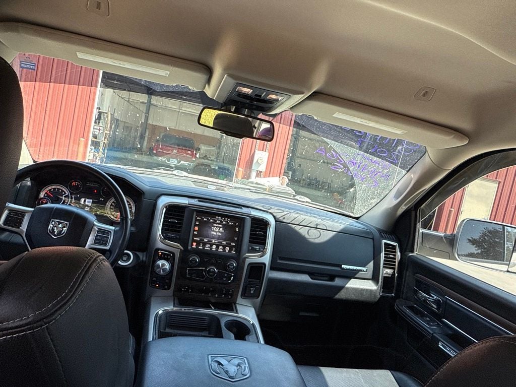 2017 RAM 1500 Laramie Crew Cab 4x4 5'7' Box