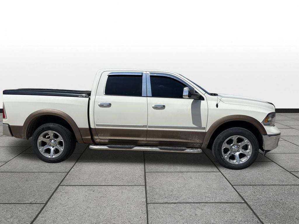 2017 RAM 1500 Laramie Crew Cab 4x4 5'7' Box