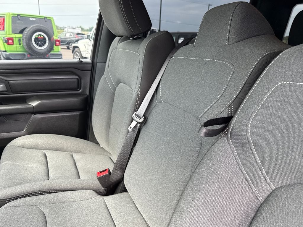 2024 RAM 1500 Tradesman Crew Cab 4x4 5'7' Box