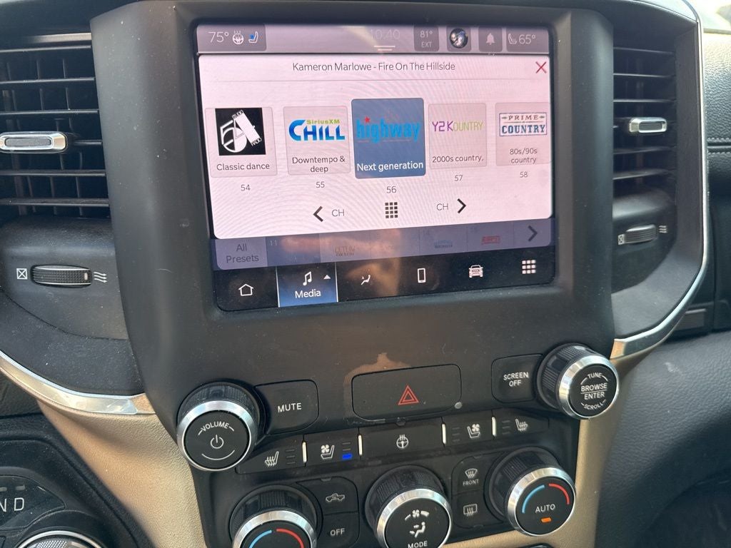 2022 RAM 1500 Laramie Crew Cab 4x4 5'7' Box