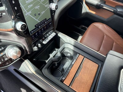 2020 RAM 1500 Laramie Longhorn Crew Cab 4x4 5'7' Box