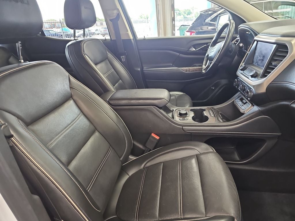 2023 GMC Acadia FWD Denali