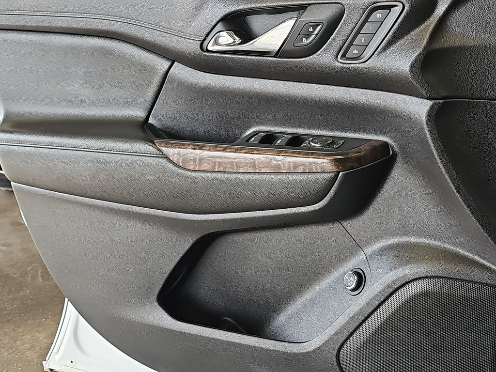 2023 GMC Acadia FWD Denali