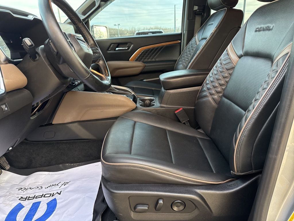 2023 GMC Canyon 4WD Crew Cab Short Box Denali