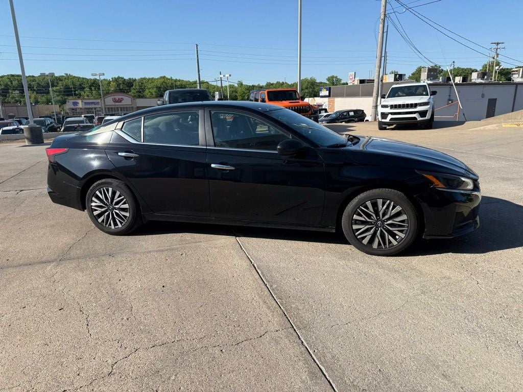 2024 Nissan Altima SV FWD