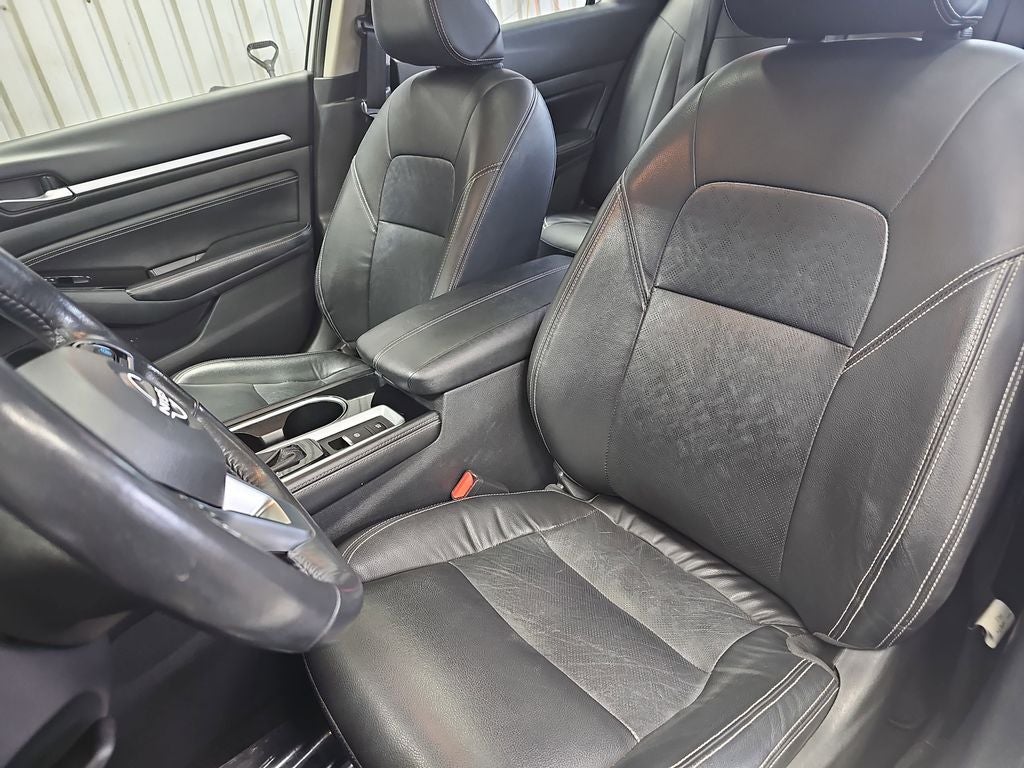 2023 Nissan Altima SL FWD