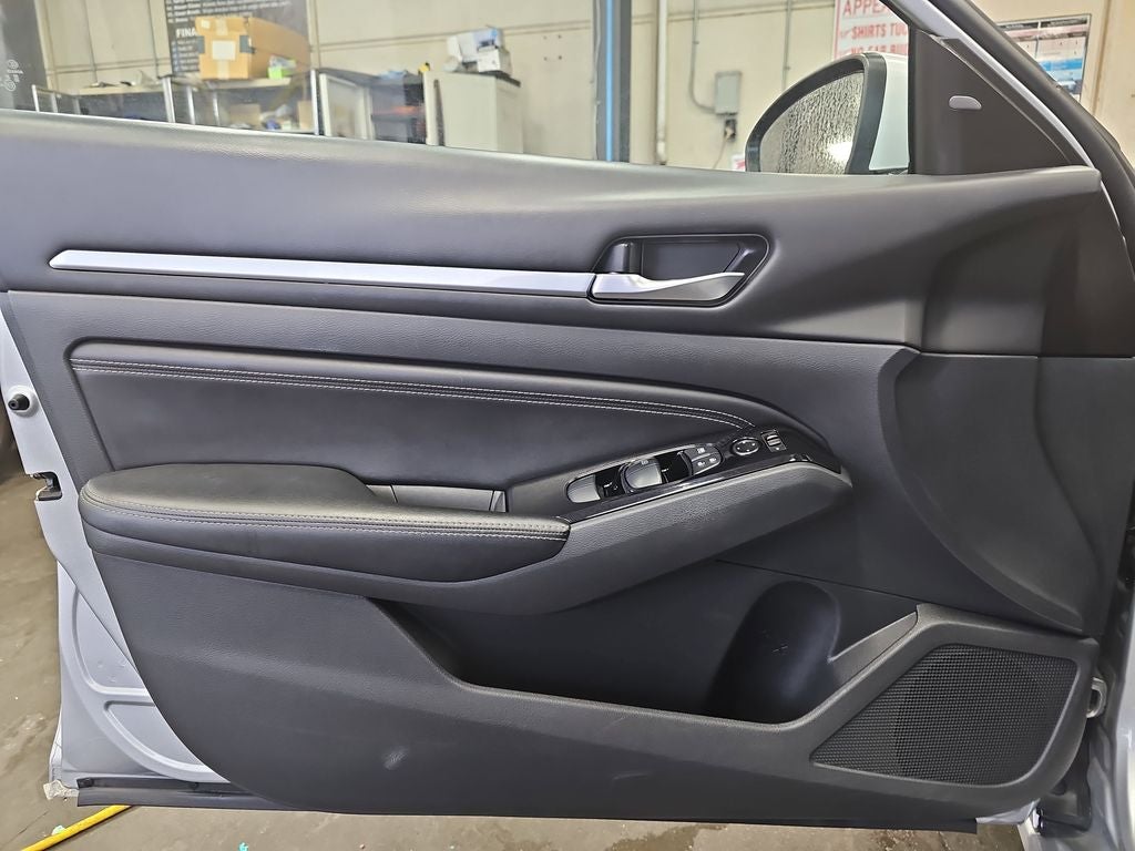 2023 Nissan Altima SL FWD