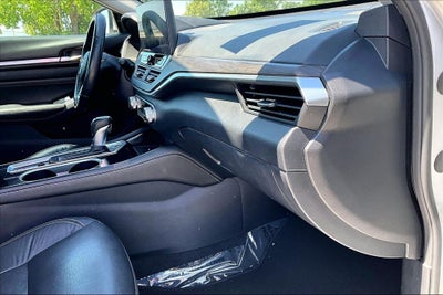 2023 Nissan Altima SL FWD