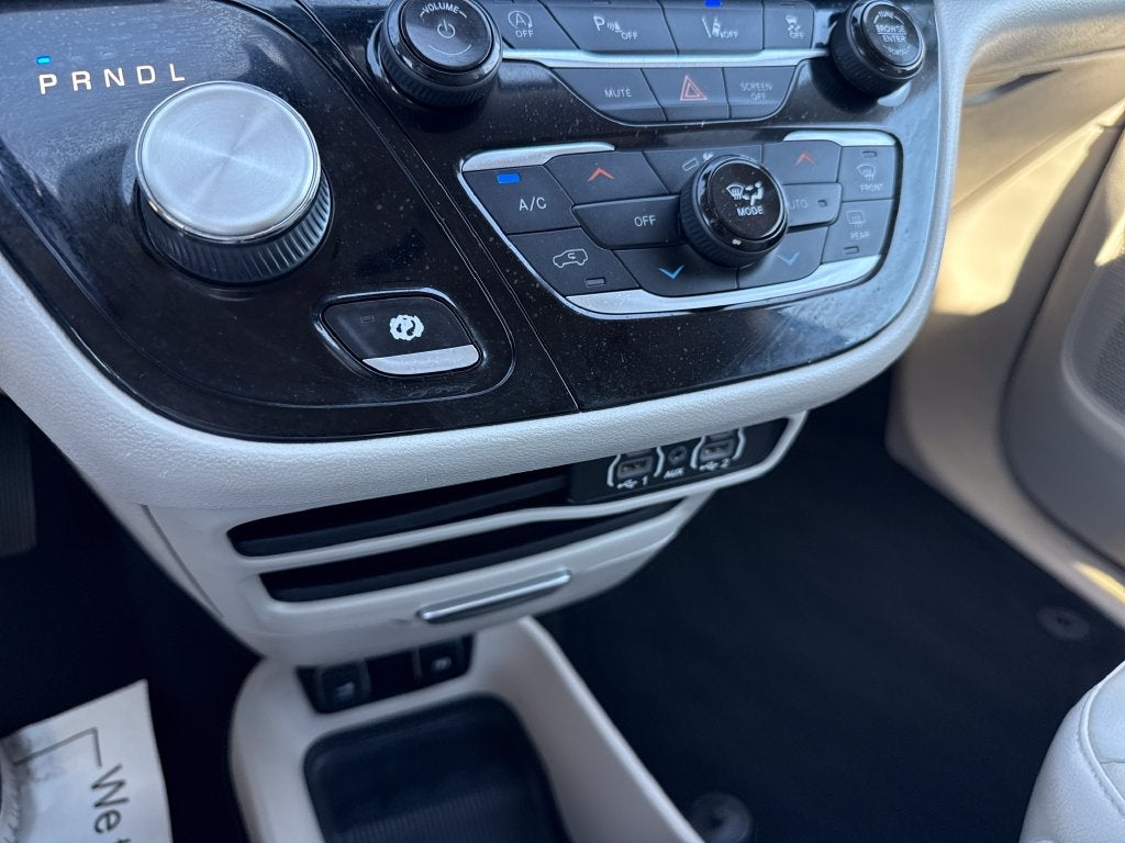2021 Chrysler Pacifica Touring L