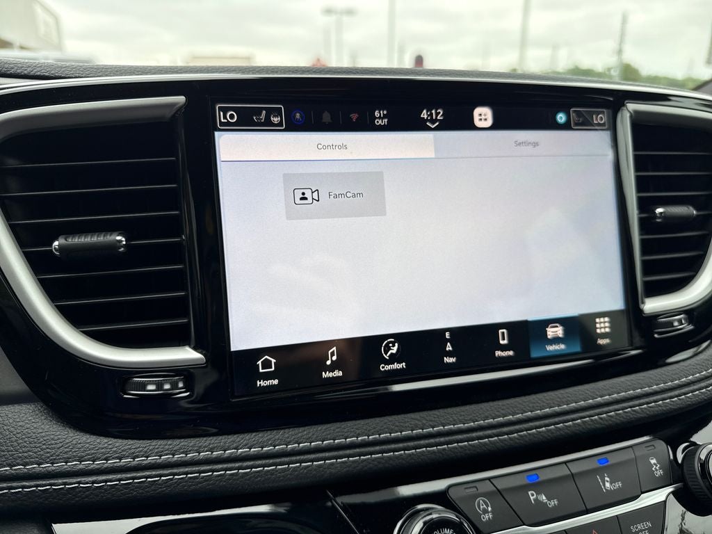 2027 Chrysler Pacifica Select