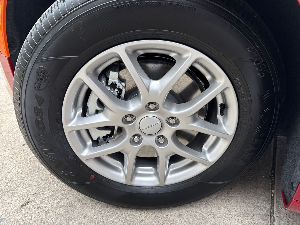 2027 Chrysler Pacifica Select