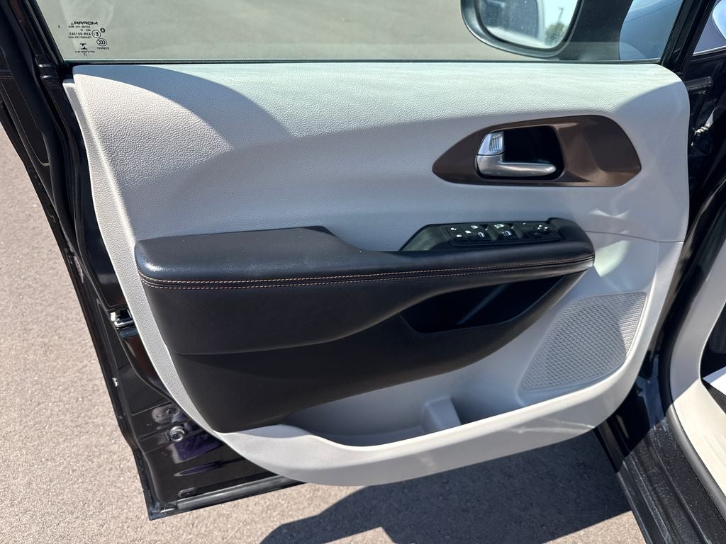 2017 Chrysler Pacifica Touring
