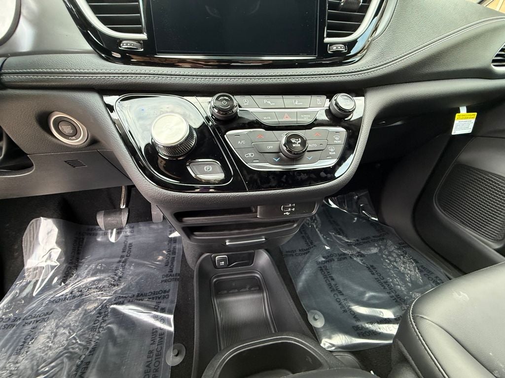 2026 Chrysler Pacifica PACIFICA SELECT AWD