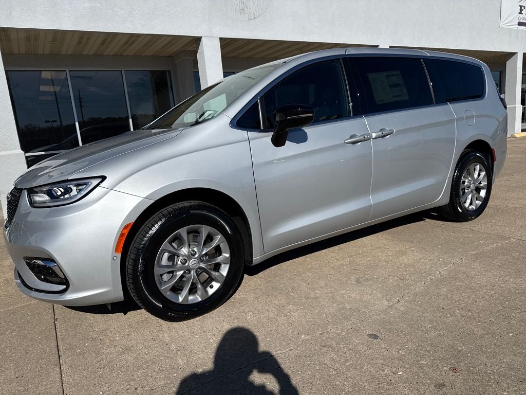 2026 Chrysler Pacifica PACIFICA SELECT AWD