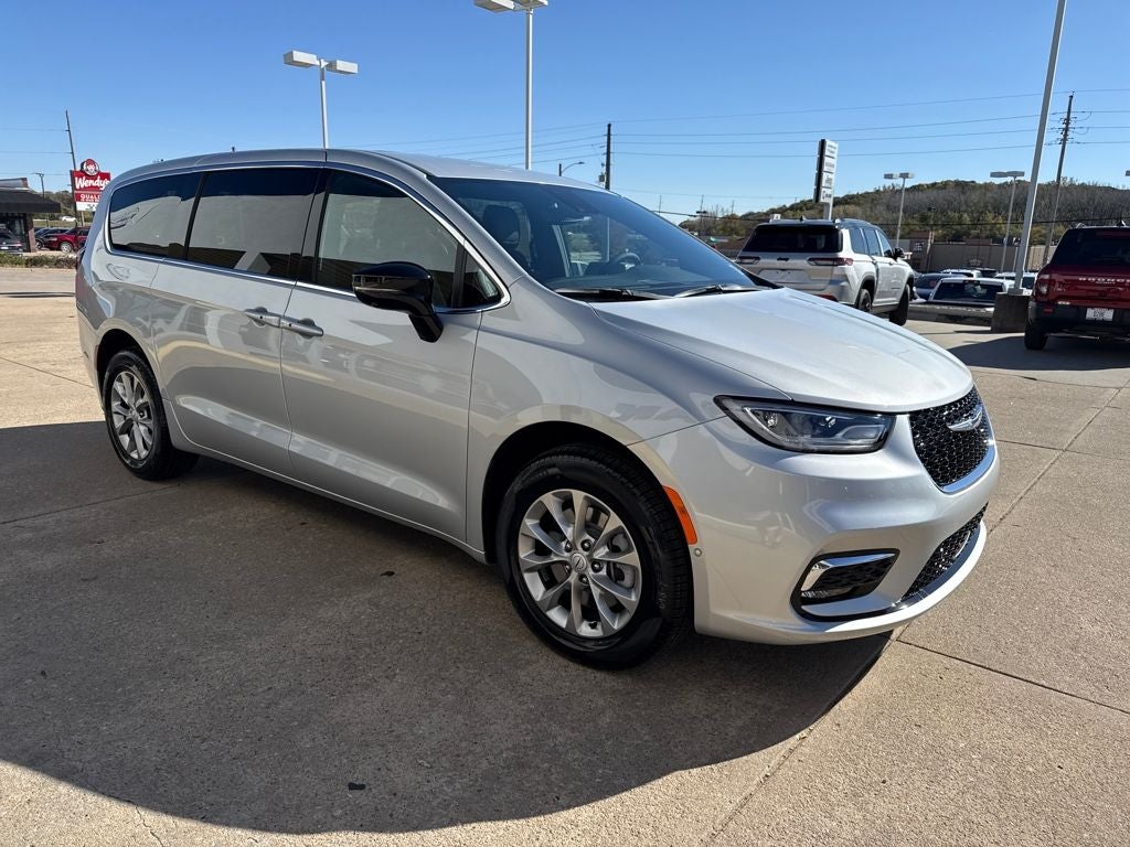 2026 Chrysler Pacifica PACIFICA SELECT AWD