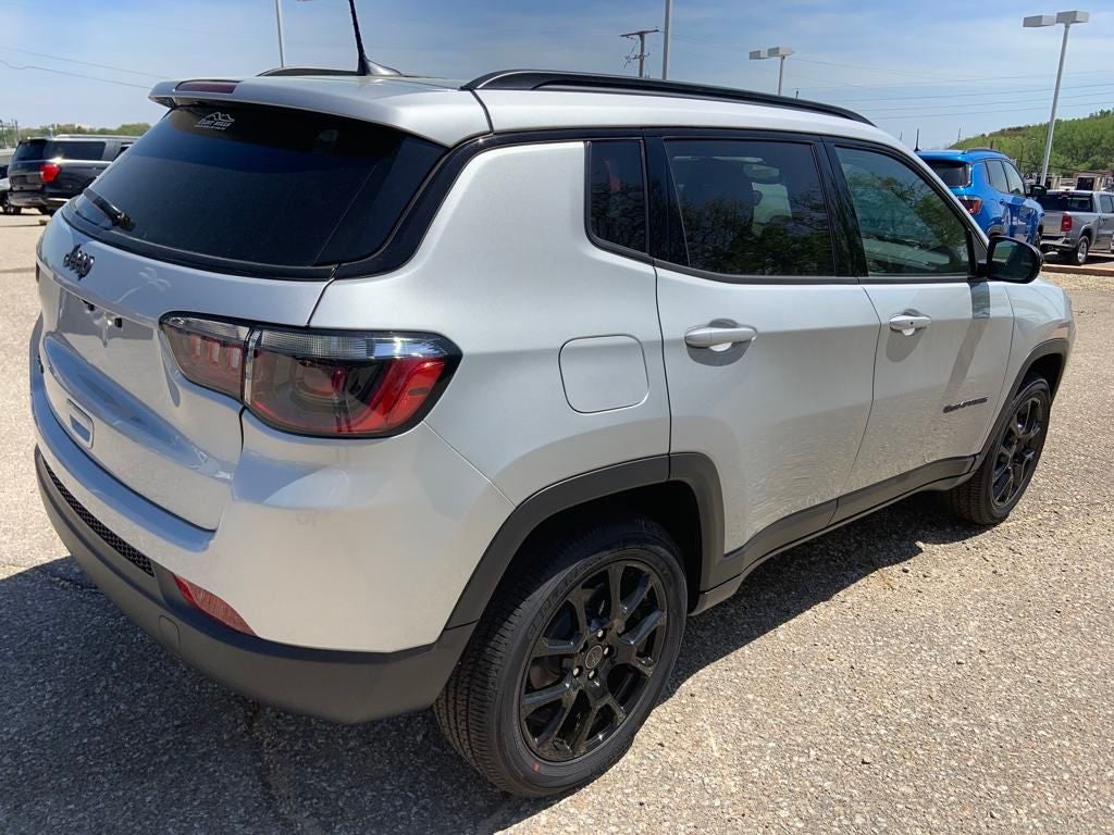 2025 Jeep Compass COMPASS LATITUDE 4X4