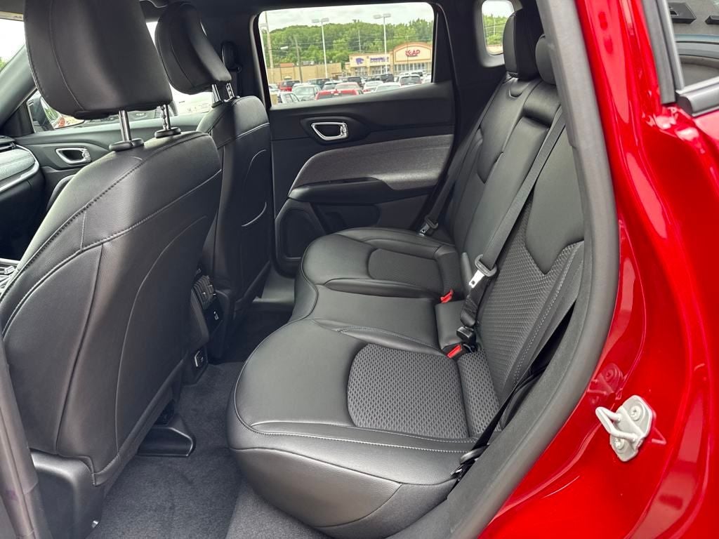 2025 Jeep Compass COMPASS LATITUDE 4X4