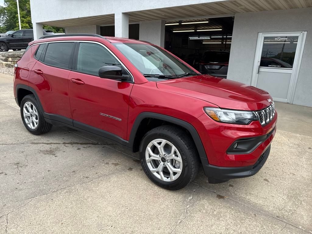 2025 Jeep Compass COMPASS LATITUDE 4X4