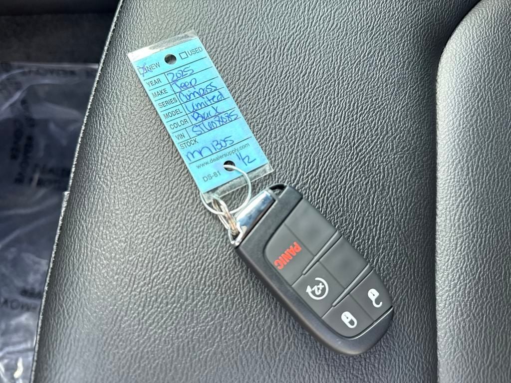 2025 Jeep Compass COMPASS LIMITED 4X4