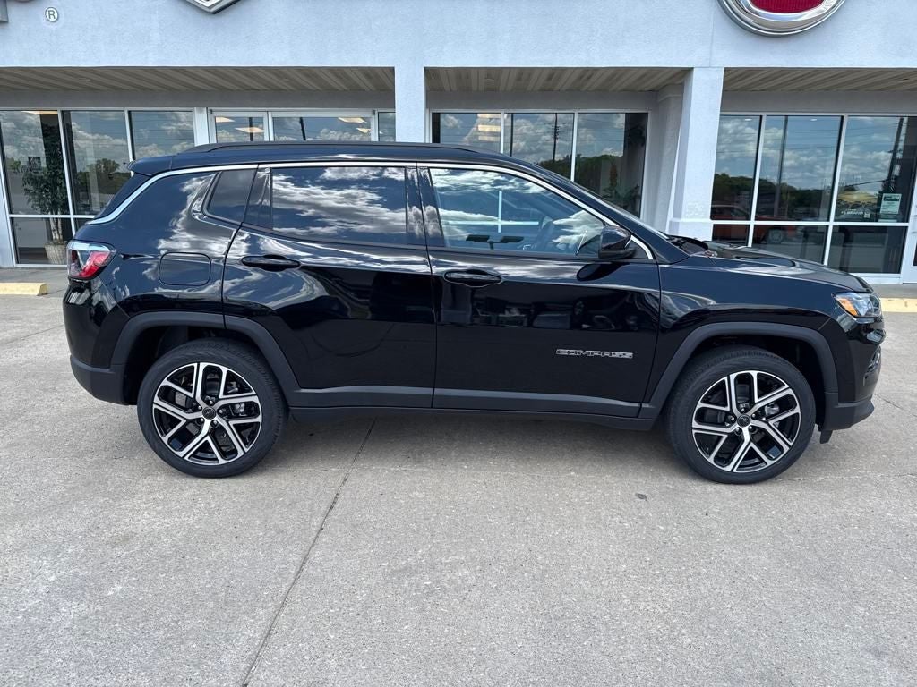 2025 Jeep Compass COMPASS LIMITED 4X4