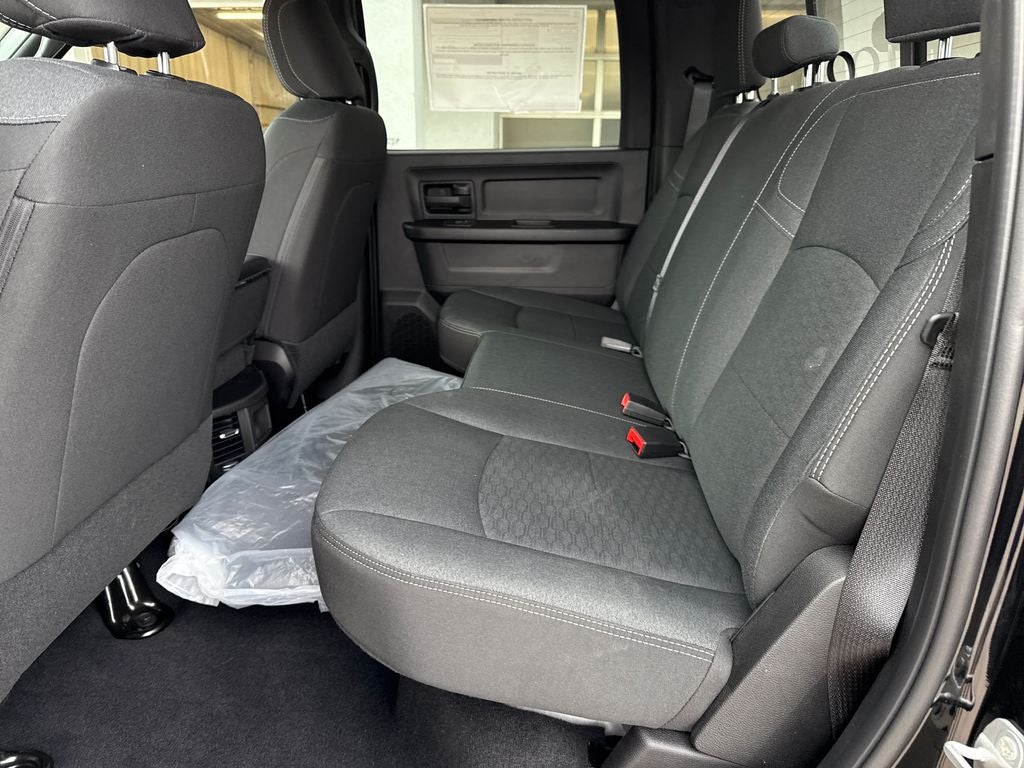 2026 RAM Ram 2500 RAM 2500 BLACK EXPRESS CREW CAB 4X4 6'4' BOX