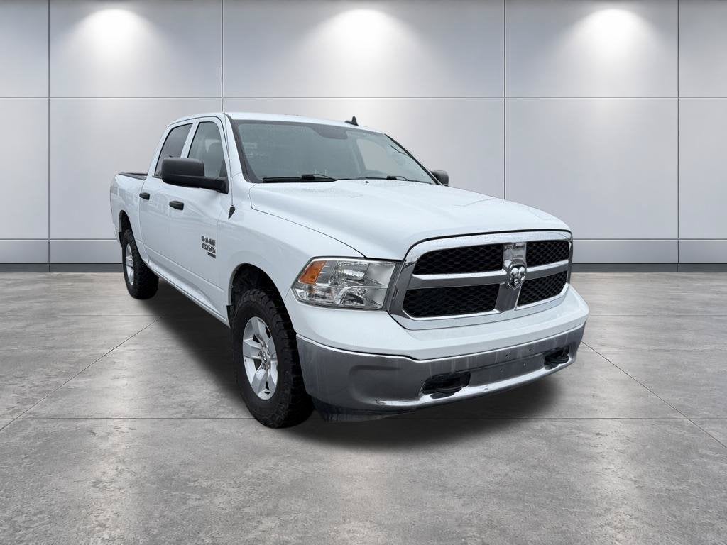 2022 RAM 1500 Classic SLT Crew Cab 4x4 5'7' Box
