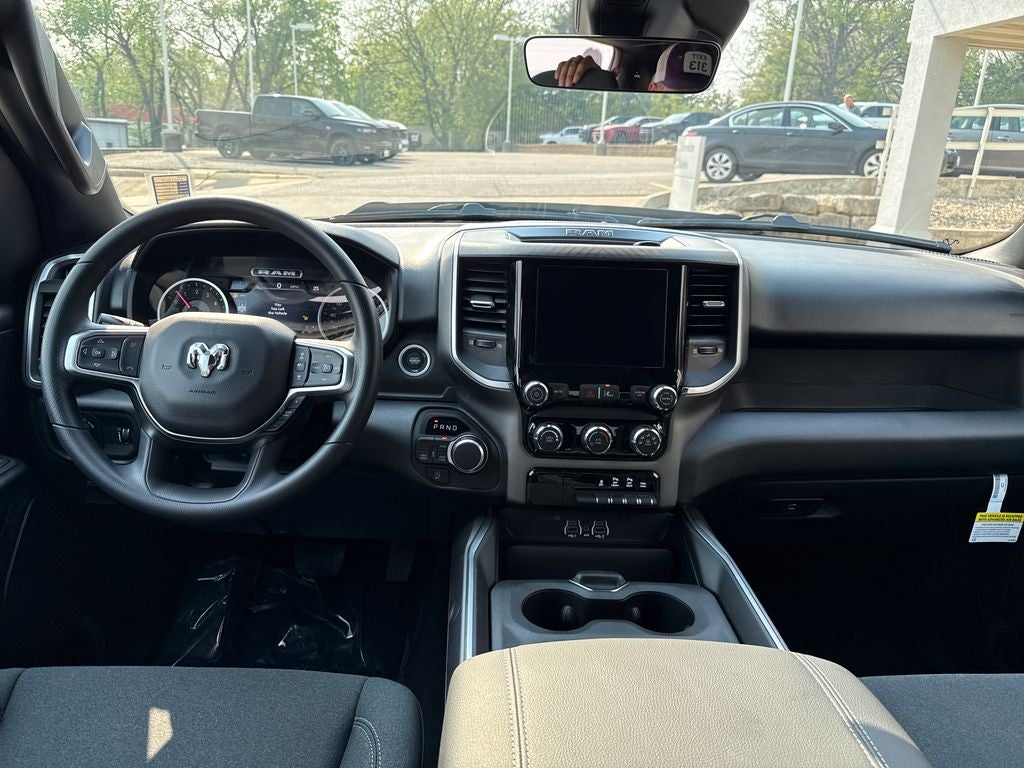 2026 RAM Ram 1500 RAM 1500 EXPRESS CREW CAB 4X4 5'7' BOX