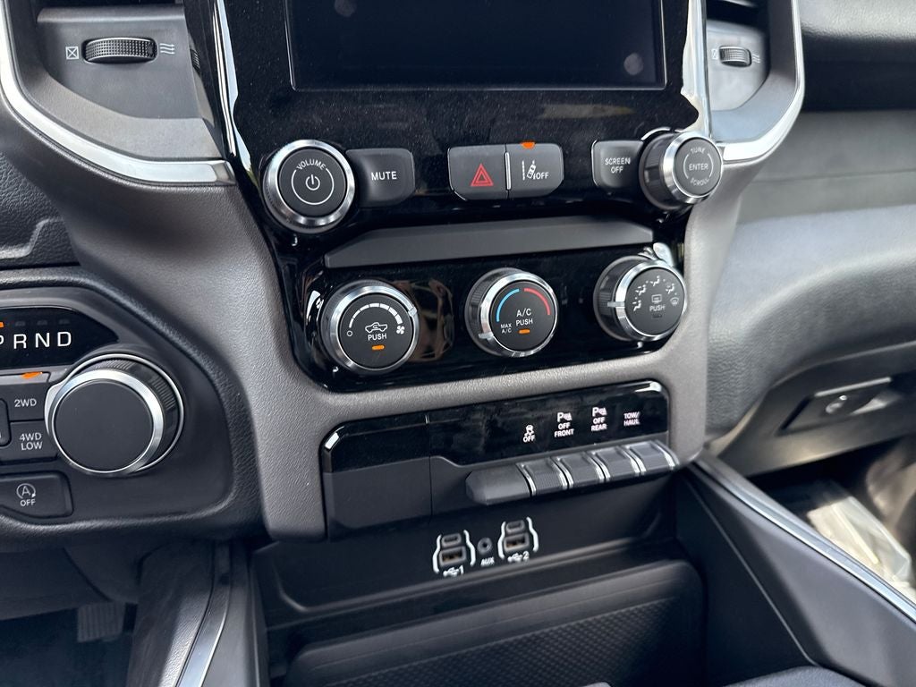 2026 RAM Ram 1500 RAM 1500 EXPRESS CREW CAB 4X4 5'7' BOX