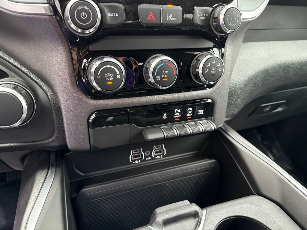 2026 RAM Ram 1500 RAM 1500 EXPRESS CREW CAB 4X4 5'7' BOX