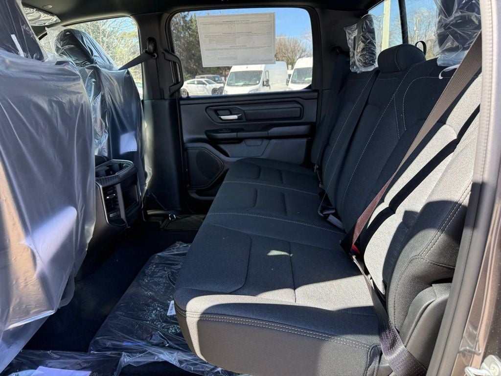 2026 RAM Ram 1500 RAM 1500 EXPRESS CREW CAB 4X4 5'7' BOX