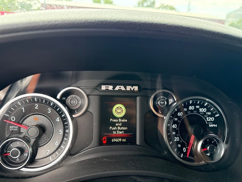 2020 RAM 2500 Tradesman Crew Cab 4x4 6'4' Box