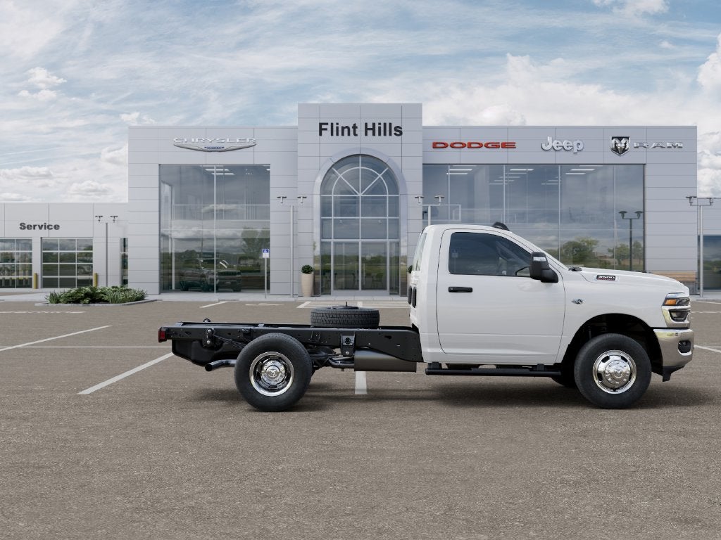 2027 RAM Ram 3500 Chassis Cab RAM 3500 TRADESMAN CHASSIS REGULAR CAB 4X4 60' CA