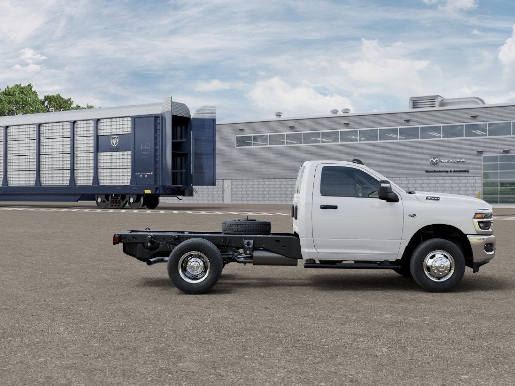 2027 RAM Ram 3500 Chassis Cab RAM 3500 TRADESMAN CHASSIS REGULAR CAB 4X4 60' CA