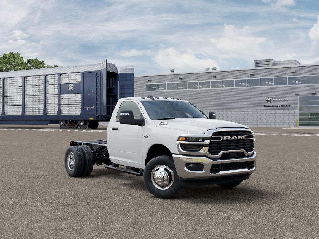 2027 RAM Ram 3500 Chassis Cab RAM 3500 TRADESMAN CHASSIS REGULAR CAB 4X4 60' CA